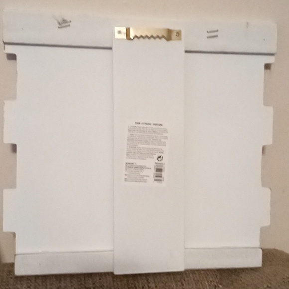 NWT 2 Spring Fiberboard Signs - Picture 4 of 4